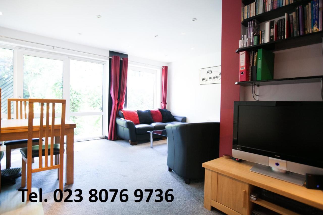 Honest University Apartment 2 Southampton Bagian luar foto